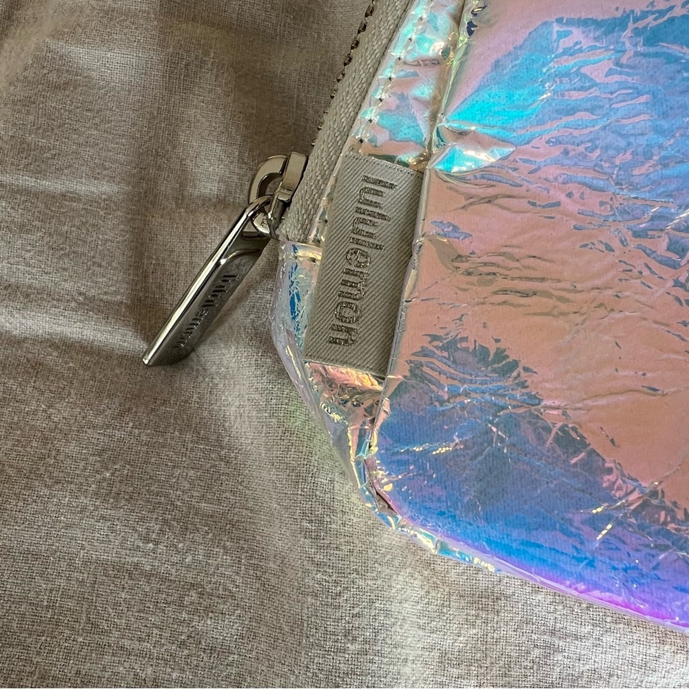 Lulu Everywhere Belt Bag 1L *Iridescent - Picture 3 of 5